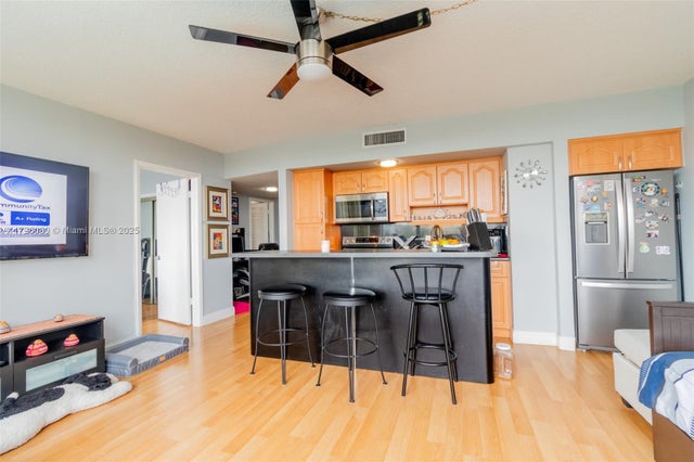 1 of 33 - 900 Bay Dr 513, Miami Beach, FL