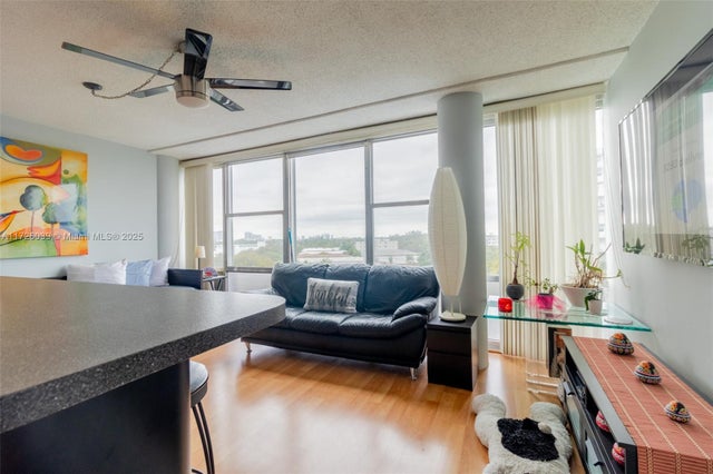 4 of 33 - 900 Bay Dr 513, Miami Beach, FL