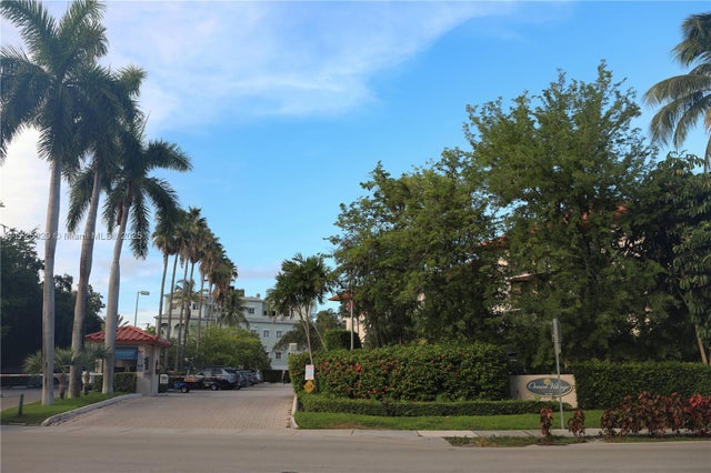 1 of 54 - 55 Ocean Lane Dr 3030, Key Biscayne, FL