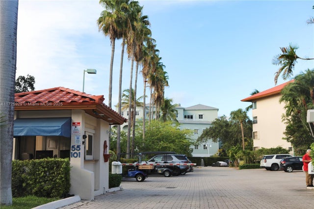 2 of 54 - 55 Ocean Lane Dr 3030, Key Biscayne, FL