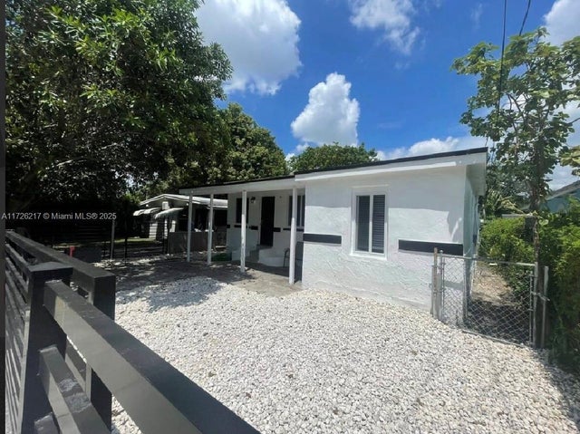 1 of 14 - 1741 Nw 68th Ter, Miami, FL