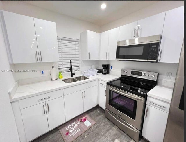 3 of 14 - 1741 Nw 68th Ter, Miami, FL