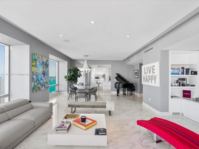 4 of 72 - 1425 Brickell Ave 52bc, Miami, FL