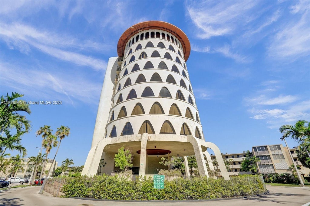 1770 Ne 191st St 700-1, Miami