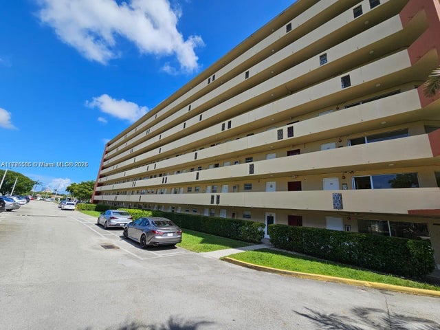 3 of 25 - 1770 Ne 191st St 700-1, Miami, FL