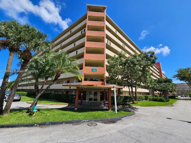4 of 25 - 1770 Ne 191st St 700-1, Miami, FL