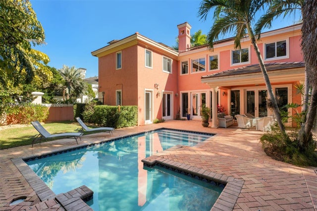 4 of 27 - 3210 Treasure Trove Ln, Miami, FL