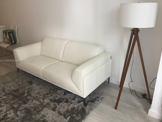 4 of 16 - 55 Sw 9th St 2709, Miami, FL