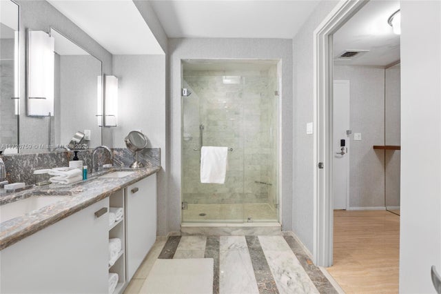 5 of 14 - 551 N Fort Lauderdale Beach Blvd R2210, Fort Lauderdale, FL
