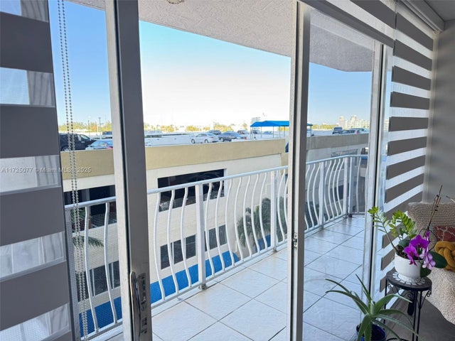 5 of 32 - 7601 E Treasure Dr 512, North Bay Village, FL