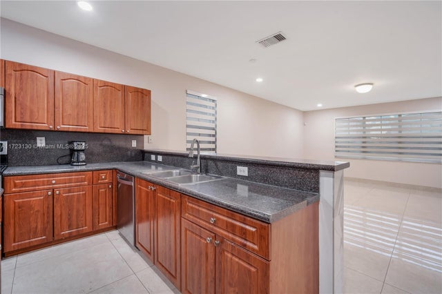 5 of 24 - 15051 Sw 18th Ter, Miami, FL