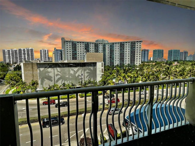 1 of 41 - 19201 Collins Ave 439, Sunny Isles Beach, FL