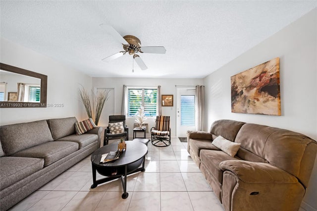 3 of 36 - 15610 Ne 6th Ave 8d, Miami, FL