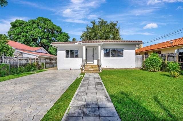 5 of 37 - 3541 Sw 23rd Ter, Miami, FL