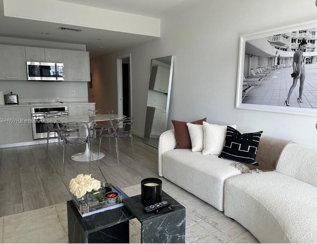 2 of 58 - 45 Sw 9th St 1004, Miami, FL