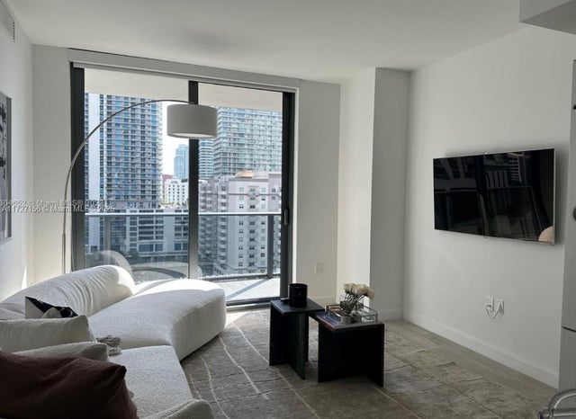 3 of 58 - 45 Sw 9th St 1004, Miami, FL