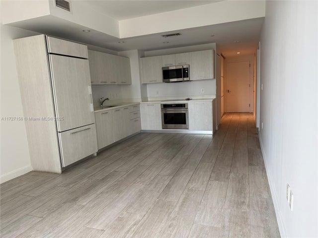 5 of 58 - 45 Sw 9th St 1004, Miami, FL