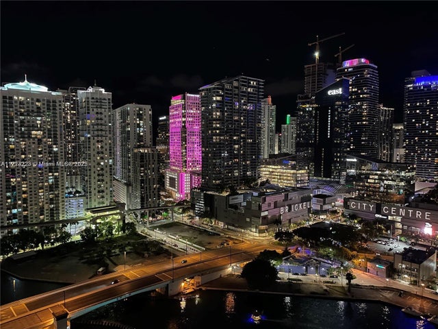 3 of 14 - 90 Sw 3rd St 3014, Miami, FL