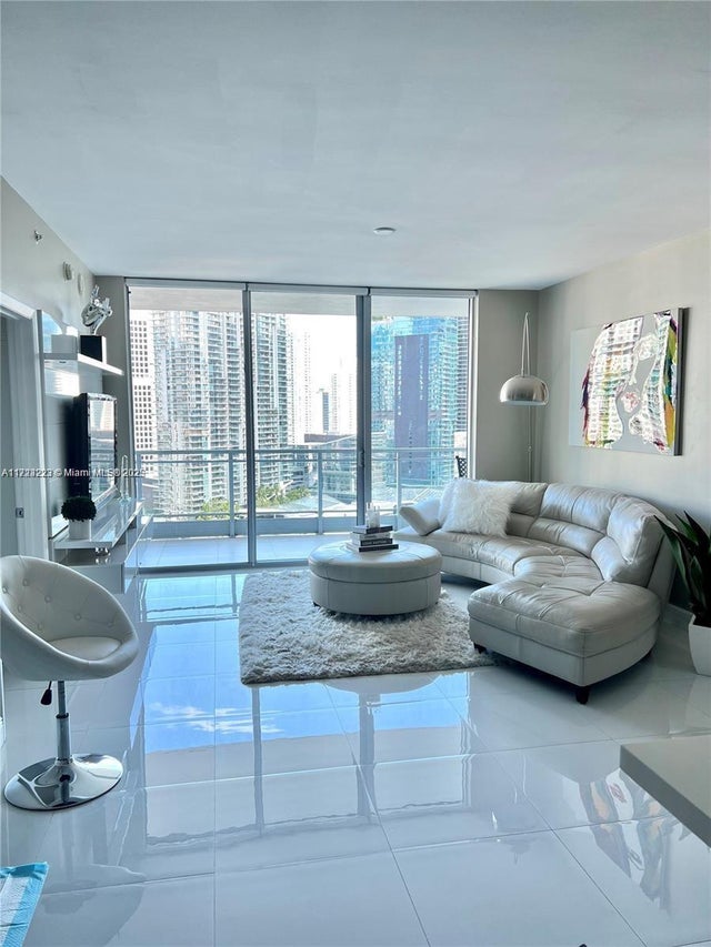 4 of 14 - 90 Sw 3rd St 3014, Miami, FL