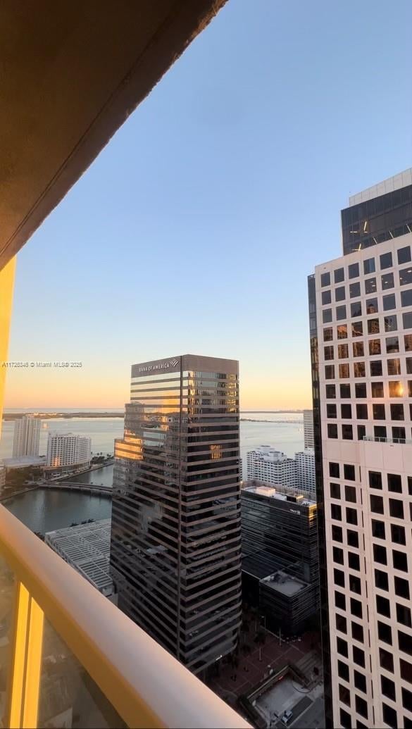 5 of 35 - 500 Brickell Ave 3910, Miami, FL
