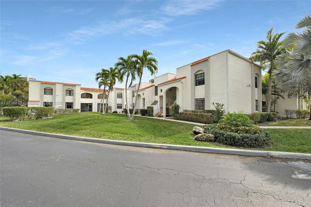 3 of 29 - 3545 Magellan Cir 351-5, Aventura, FL