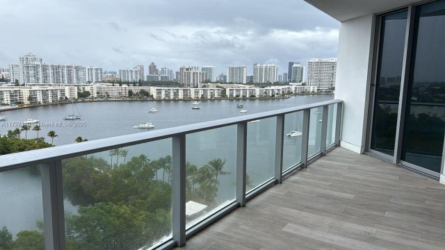2 of 22 - 17301 Biscayne Blvd 1106, North Miami Beach, FL