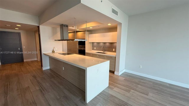 3 of 22 - 17301 Biscayne Blvd 1106, North Miami Beach, FL