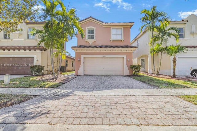 1 of 26 - 3736 Ne 9 Ct, Homestead, FL