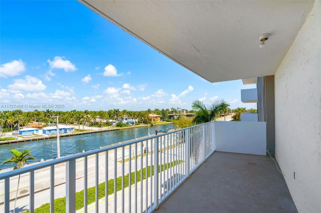5 of 36 - 211 S Ocean Dr 505, Hollywood, FL