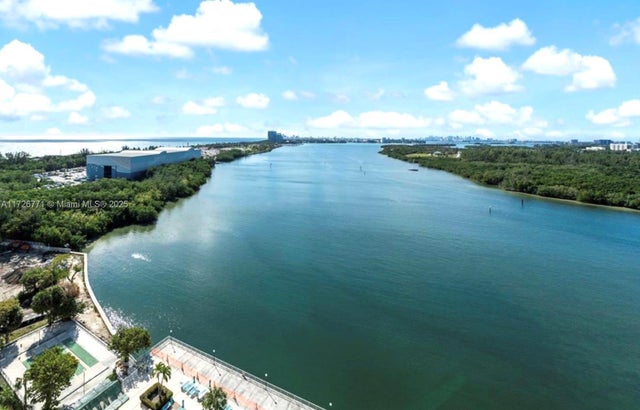 4 of 13 - 300 Bayview Dr 402, Sunny Isles Beach, FL