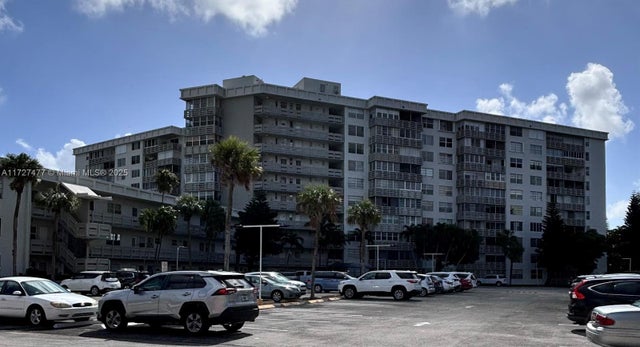 2 of 28 - 1401 Ne Miami Gardens Dr 892, Miami, FL