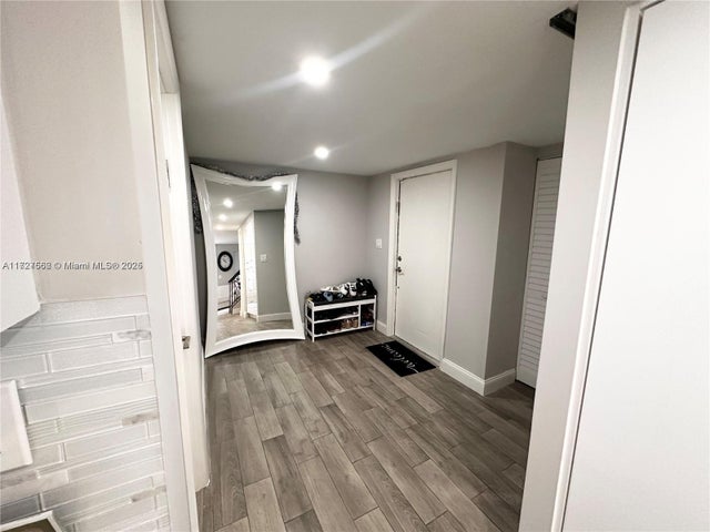 2 of 36 - 2300 Ne 7th St 25, Hallandale Beach, FL