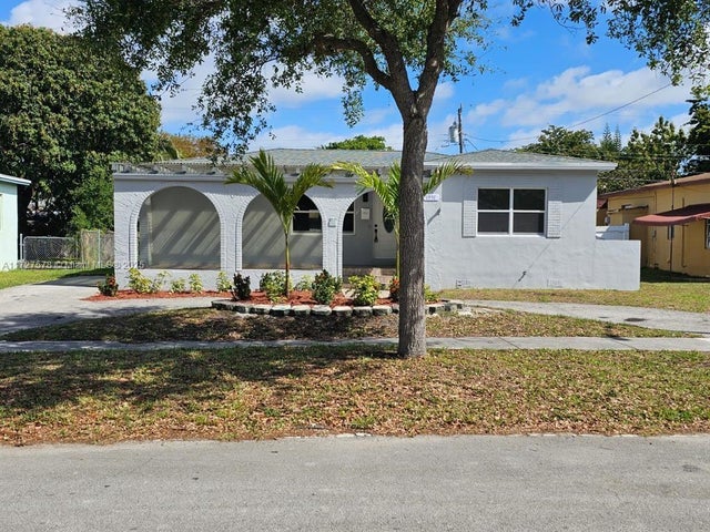 1951 Ne 157th Ter, North Miami Beach