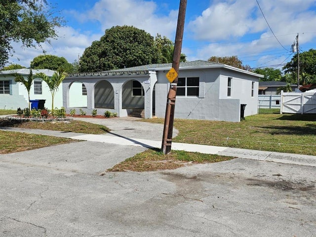 2 of 25 - 1951 Ne 157th Ter, North Miami Beach, FL