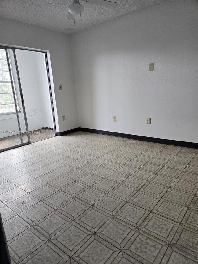 5 of 40 - 160 Ne 203rd Ter 18, Miami Gardens, FL