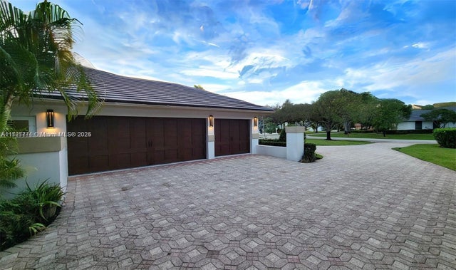 2 of 15 - 7700 S Woodridge Dr, Parkland, FL