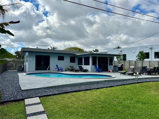 4 of 33 - 513 Nw 30th St, Wilton Manors, FL