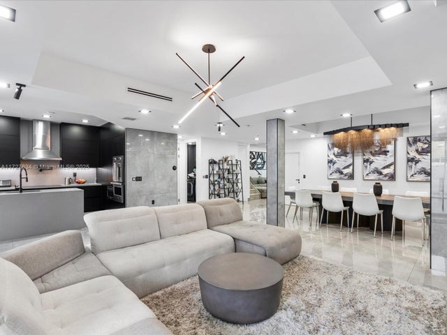 4 of 32 - 21220 Ne 32nd Pl, Aventura, FL
