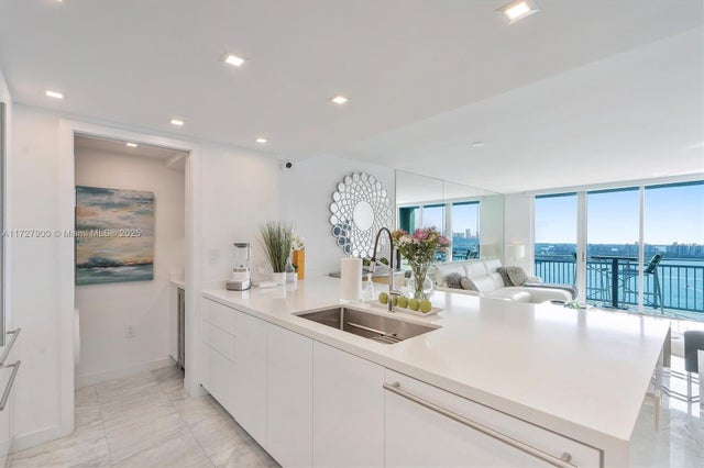 1 of 16 - 90 Alton Rd 1806, Miami Beach, FL