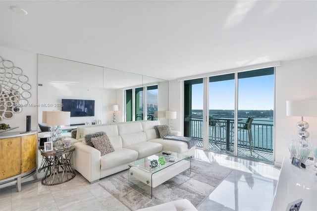 3 of 16 - 90 Alton Rd 1806, Miami Beach, FL