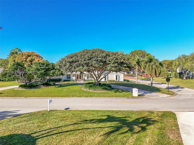 1 of 61 - 444 Glenbrook Dr, Atlantis, FL
