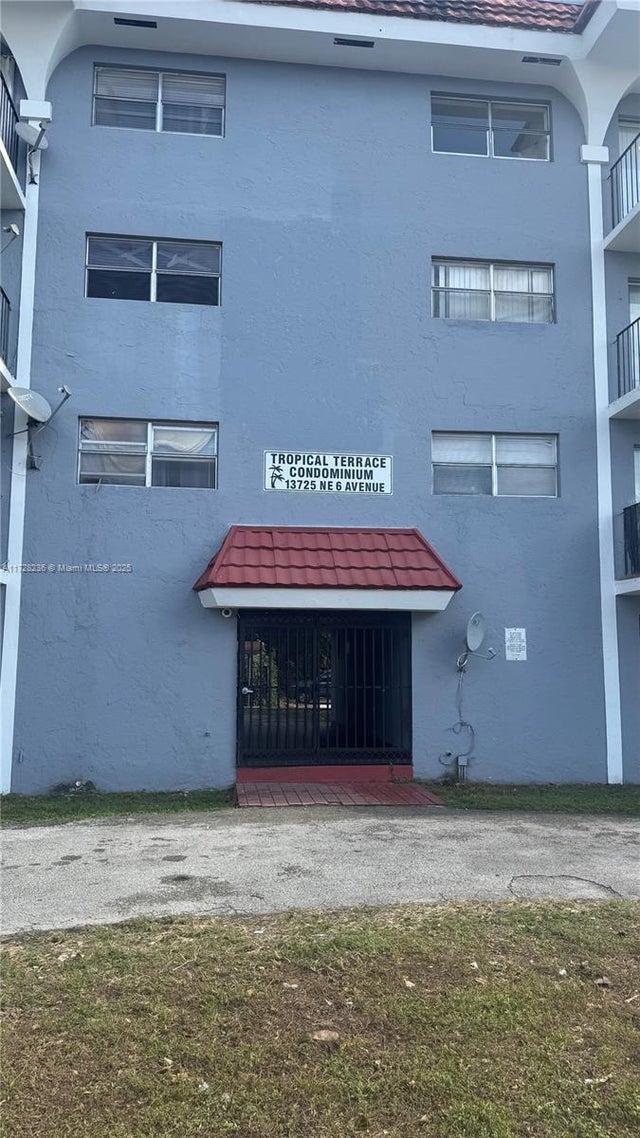 2 of 3 - 13725 Ne 6th Ave 202, North Miami, FL