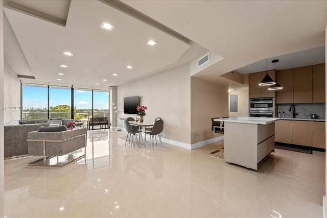 3 of 21 - 20281 E Country Club Dr 304, Aventura, FL