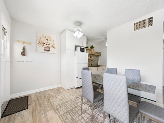 1 of 15 - 2145 Pierce St 320, Hollywood, FL