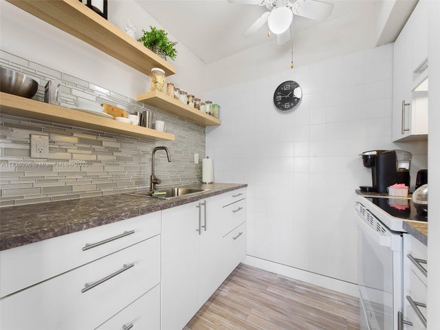 3 of 15 - 2145 Pierce St 320, Hollywood, FL