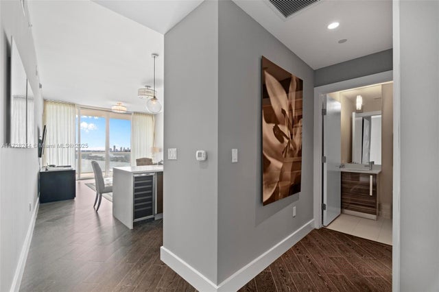 3 of 15 - 2020 N Bayshore Dr 2508, Miami, FL