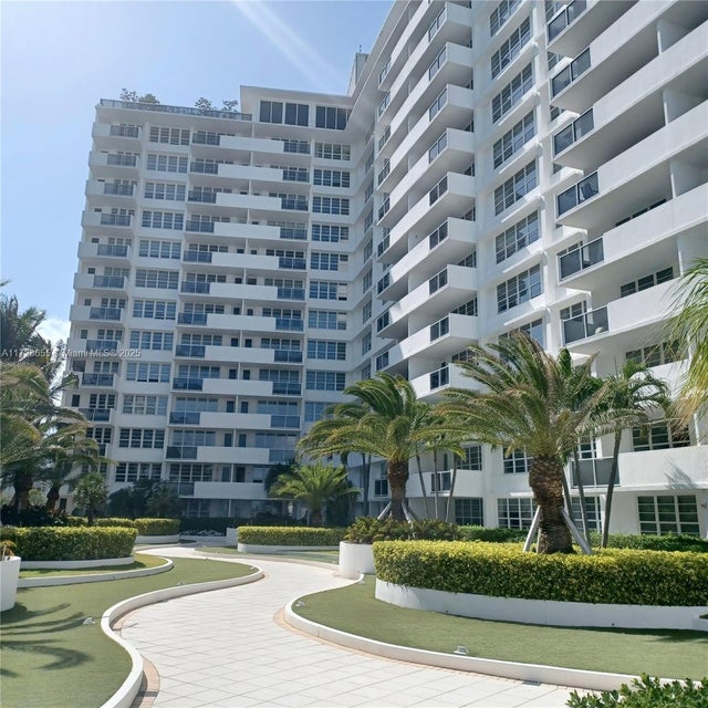 1 of 15 - 100 Lincoln Rd 1206, Miami Beach, FL