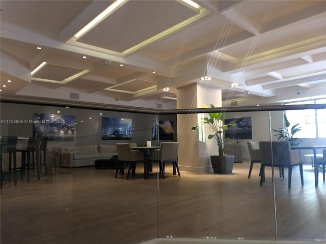 3 of 15 - 100 Lincoln Rd 1206, Miami Beach, FL