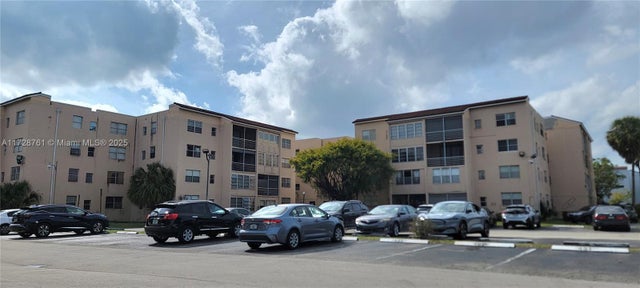 1 of 9 - 2840 Somerset Dr 318m, Lauderdale Lakes, FL