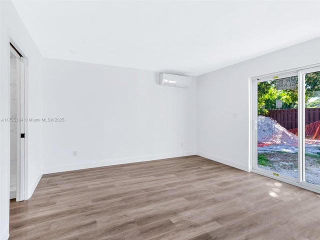 5 of 18 - 1520 Ne 14th Ter, Fort Lauderdale, FL